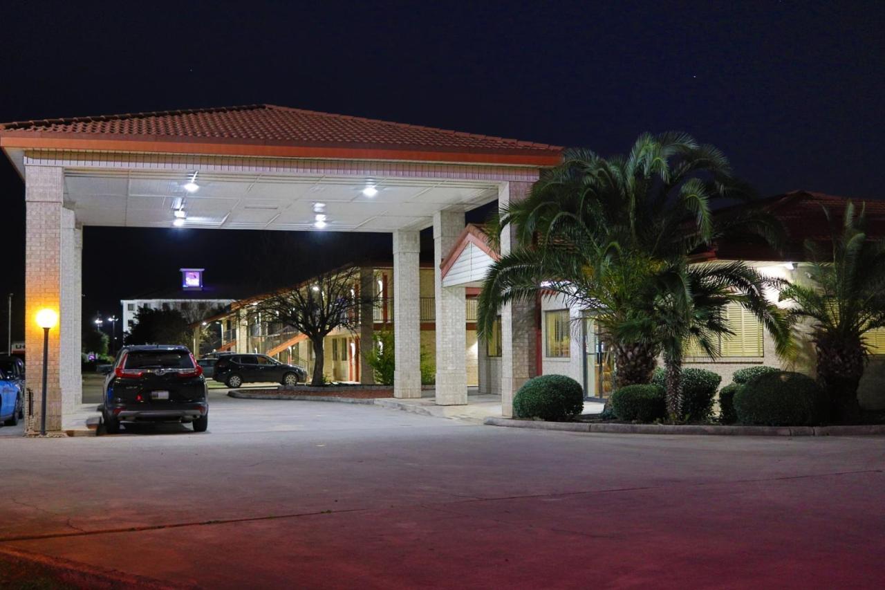 University Inn & Suites Σαν Αντόνιο Εξωτερικό φωτογραφία