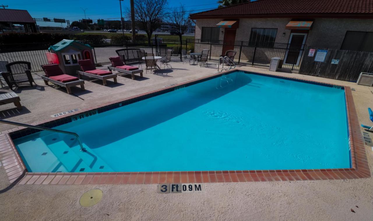 University Inn & Suites Σαν Αντόνιο Εξωτερικό φωτογραφία